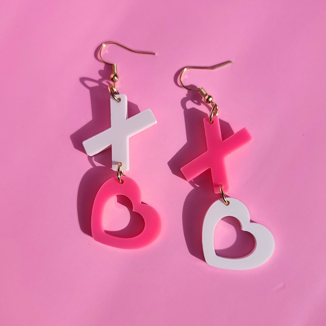 XOXO on Pink and White