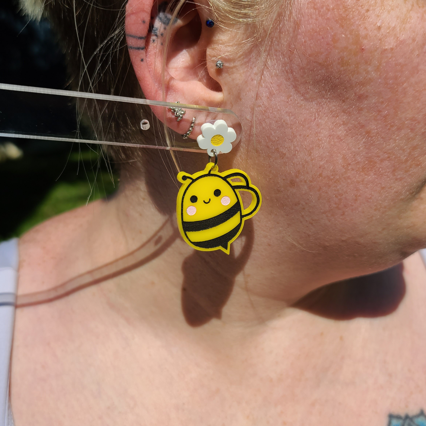 Spring Bees with Daisy Flower - Laser Cut Earrings